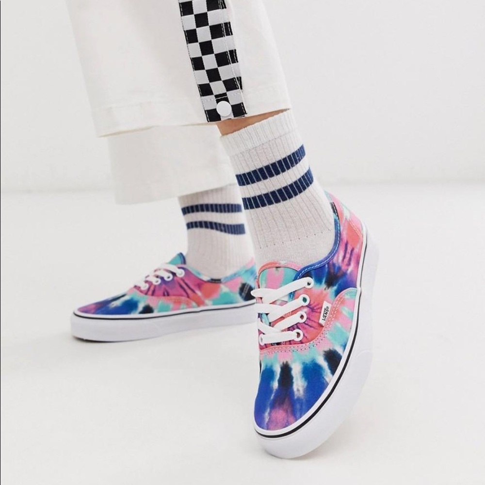 Vans Pink & Blue Tie Dye Authentic Multi & True White Women’s Canvas Shoes US 7